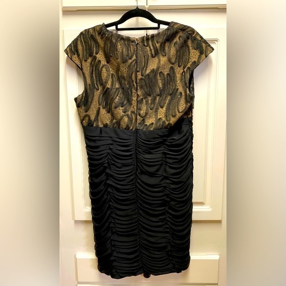 Dress - Picture 2 of 9